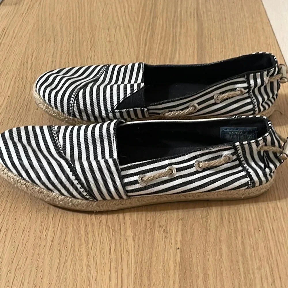 Nautica Rudder 2 Slip On Canvas Espadrilles Black White Stripes Sz. 7.5